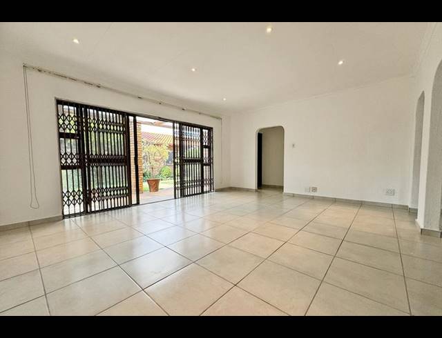 3 BEDROOM TOWNHOUSE FOR SALE IN MORNINGSIDE